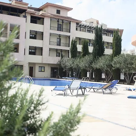 아파트 Queens Gardens 2 Bedrooms *