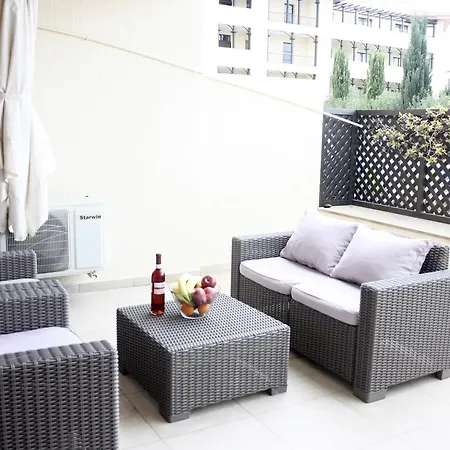 Queens Gardens 2 Bedrooms